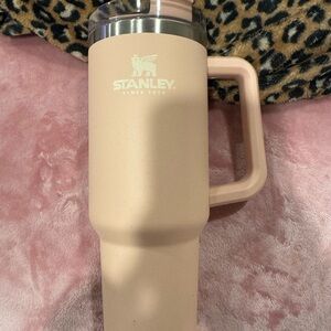Stanley Soft Pink Tumbler 40oz Quencher